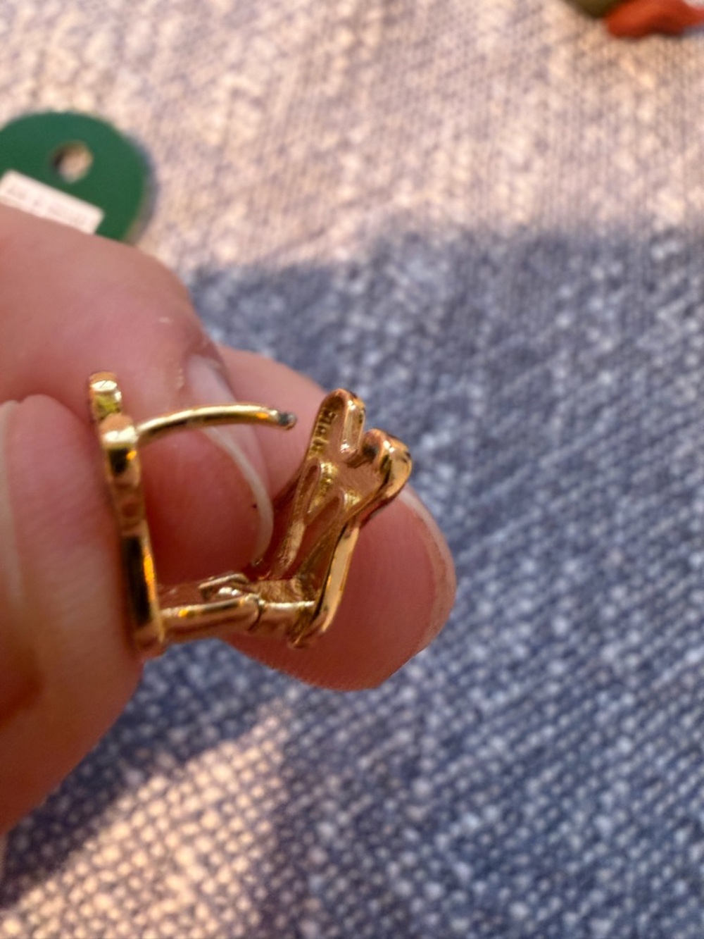 Anthropologie Gold M Drop Earrings on Green Heart Display - Picture 6 of 8